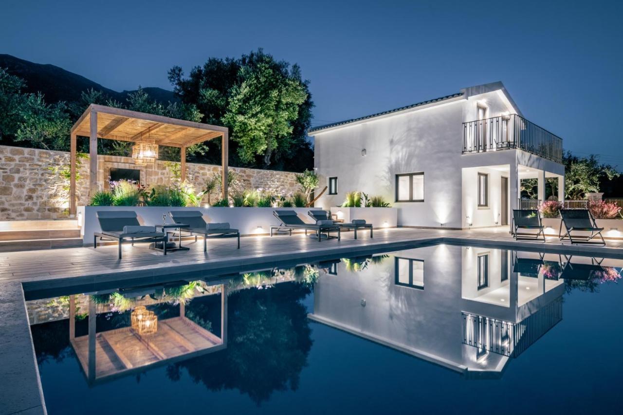 Villa - Heated Pool With Stunning Views, By Zantewize