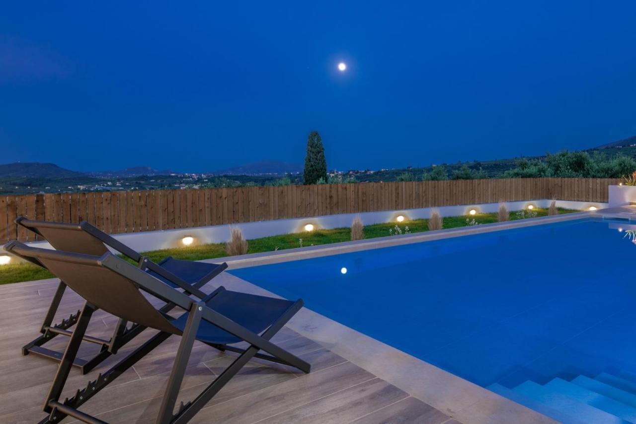 Villa - Heated Pool With Stunning Views, By Zantewize