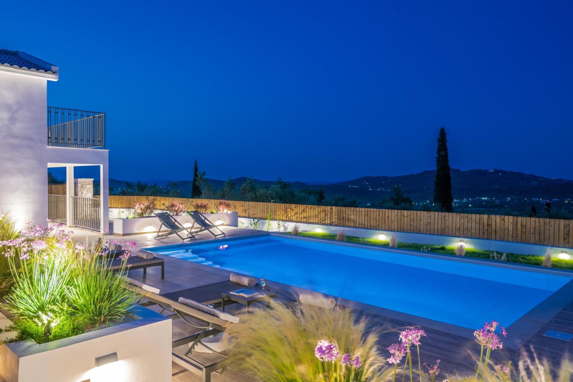 - Heated Pool With Stunning Views, By Zantewize *