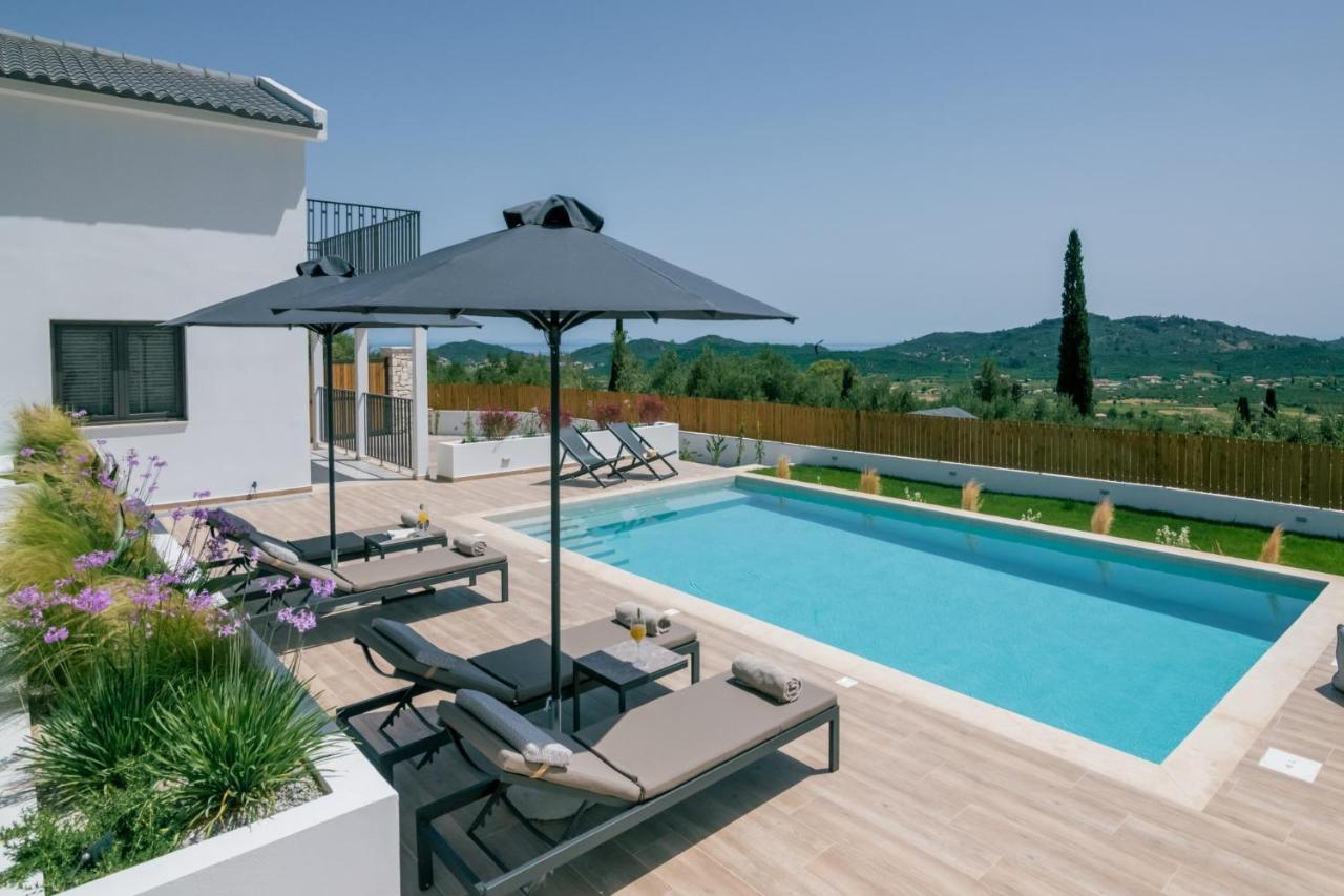 - Heated Pool With Stunning Views, By Zantewize Vila